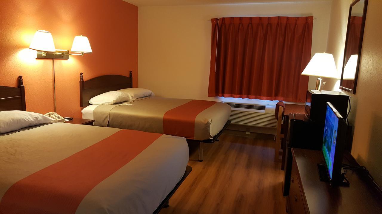 Motel 6-Saukville, Wi Buitenkant foto