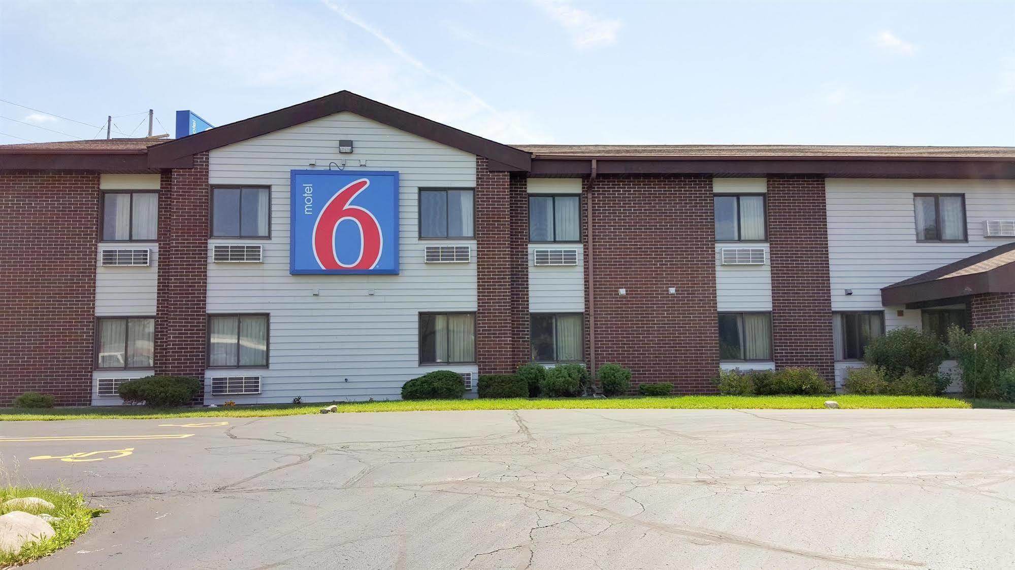 Motel 6-Saukville, Wi Buitenkant foto