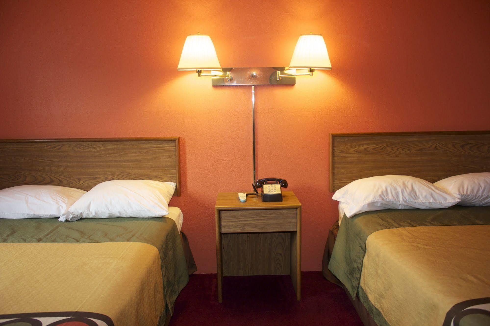 Motel 6-Saukville, Wi Buitenkant foto