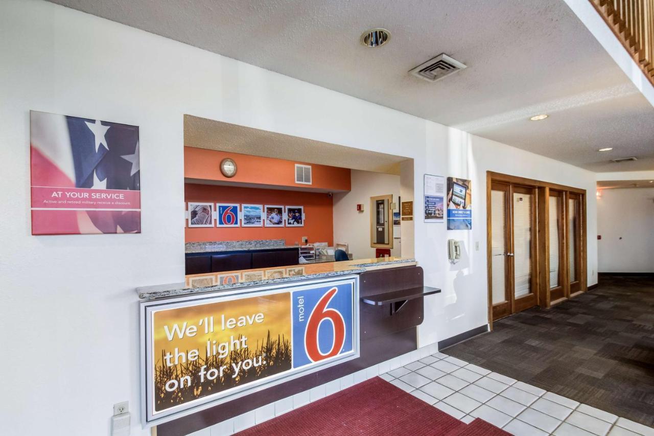 Motel 6-Saukville, Wi Buitenkant foto
